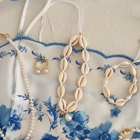 SHELL CHOKER ✿ CAPRI