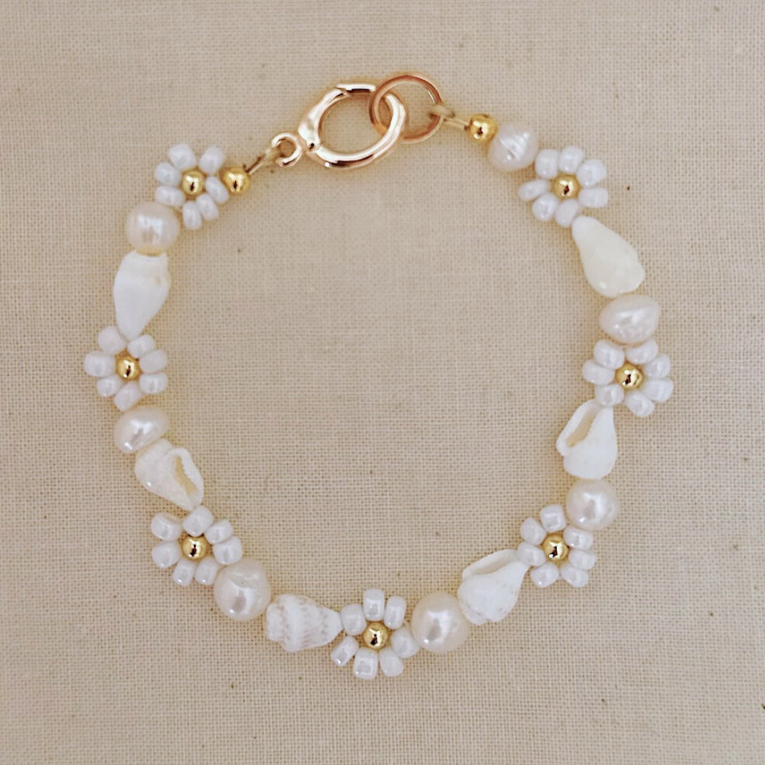 DAISY X SHELL BRACELET ✿ CARLEY