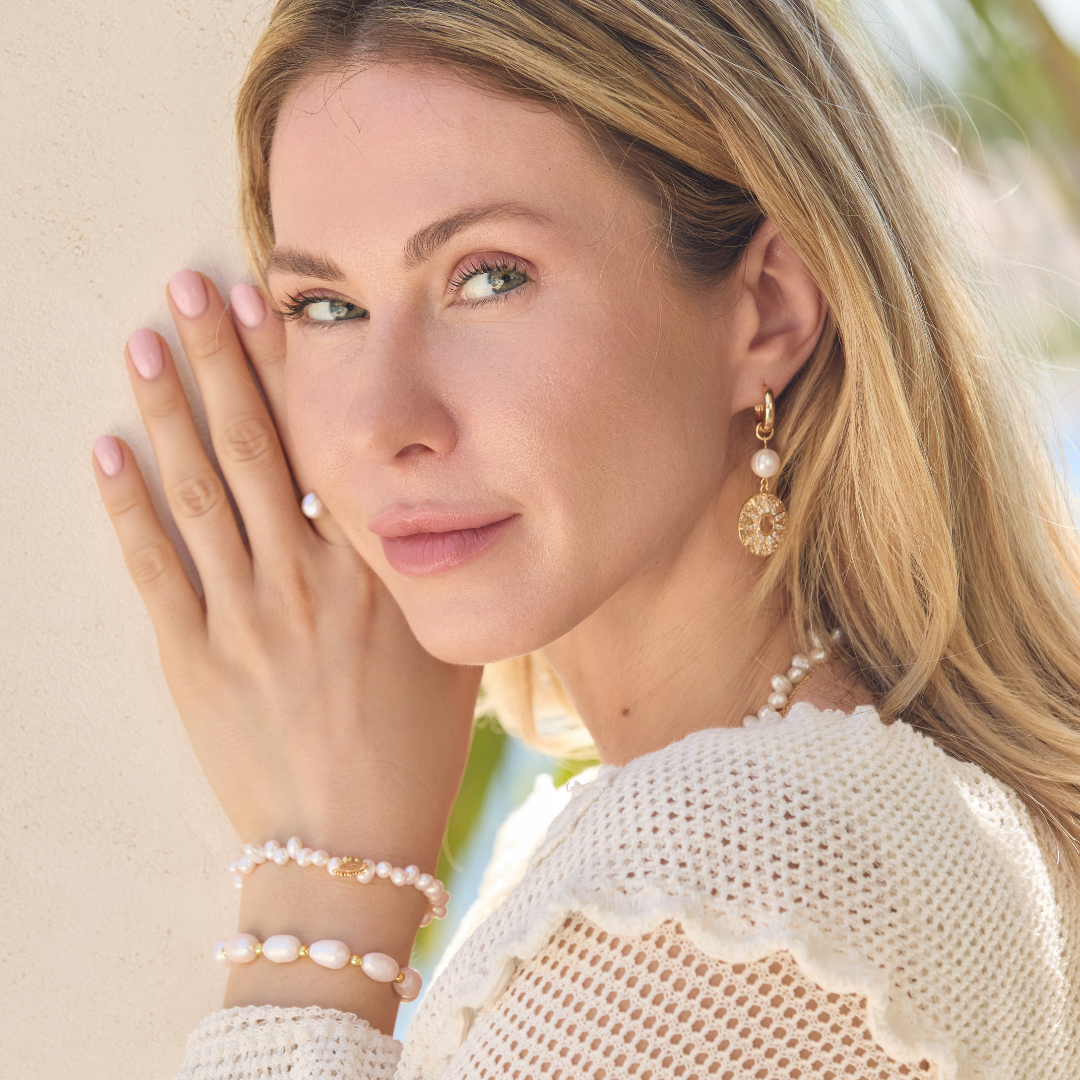 PEARL CHARM HOOPS ✿ ORA