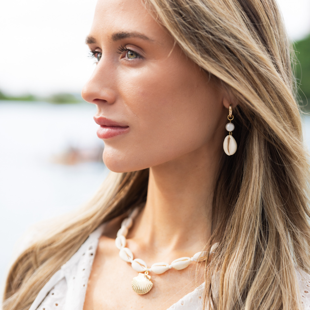 PEARL SHELL HOOPS ✿ BELLA