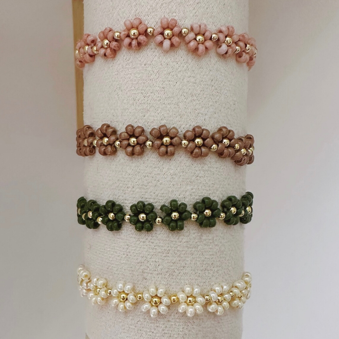 ALL DAISY BRACELET ✿ CAJA – UNIQ JEWELRY ALL DAISY BRACELET ✿ CAJA – UNIQ JEWELRY