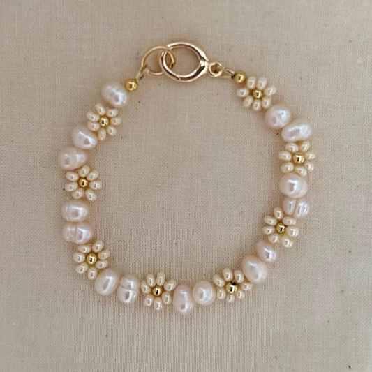 DAISY PEARL BRACELET ✿ CHLOE