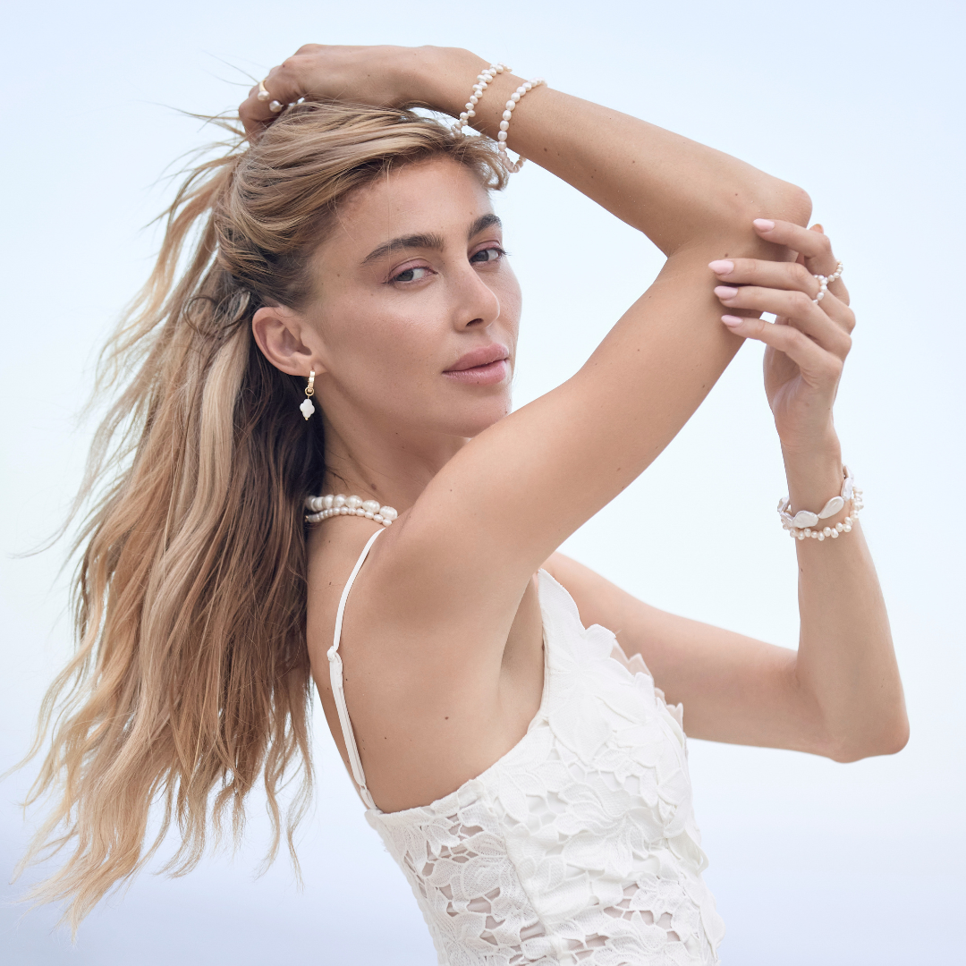 MOTHER-OF-PEARL CLOVER HOOPS ✿ METTE