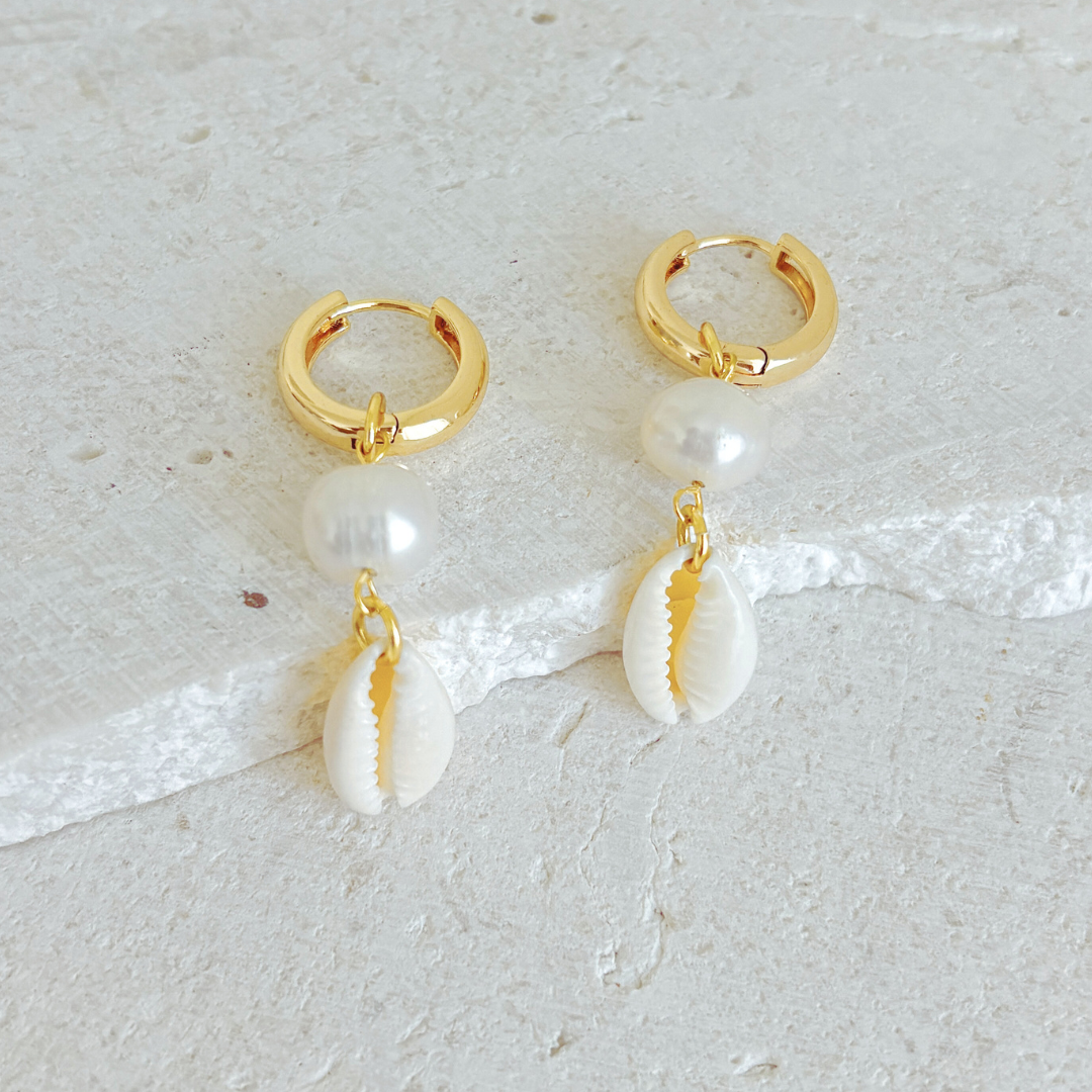 PEARL SHELL HOOPS ✿ BELLA