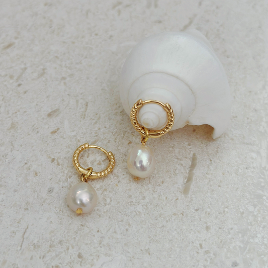 DAINTY HOOPS ✿ PEARL