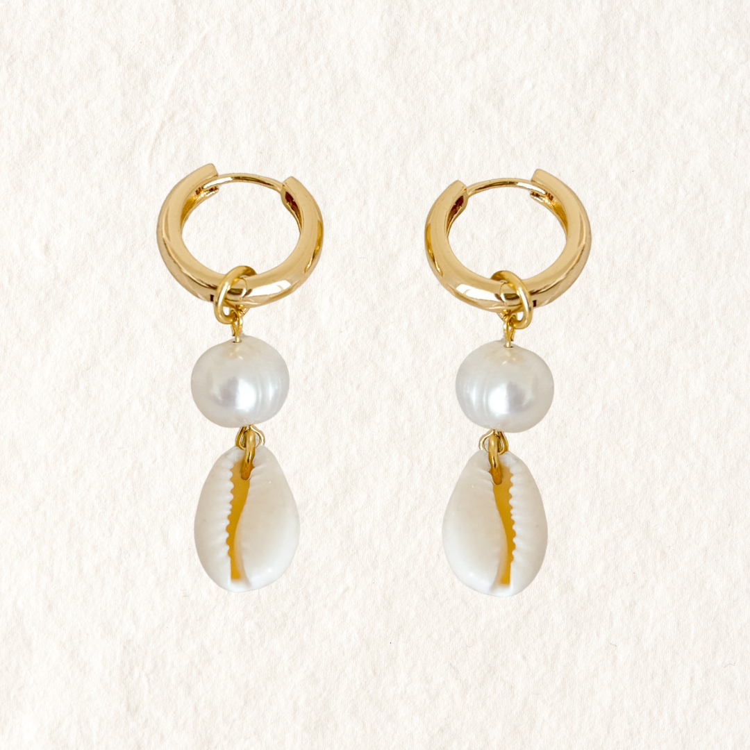PEARL SHELL HOOPS ✿ BELLA