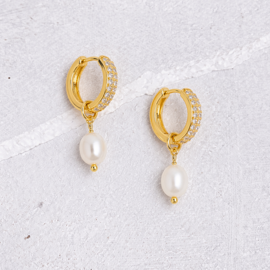 PEARL HOOPS ✿ SPARKLY CARI