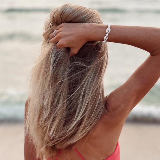 COWRIE SHELL X PEARL BRACELET ✿ LANA