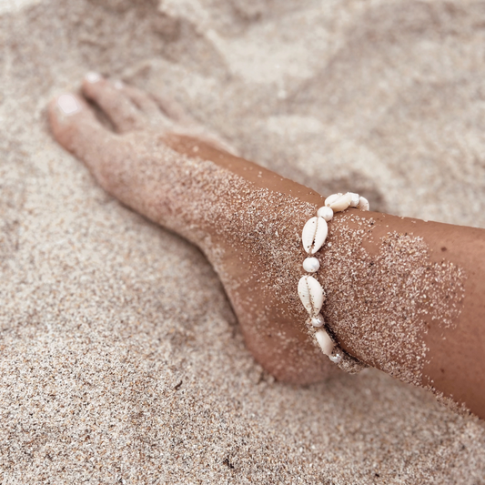 COWRIE SHELL X PEARL ANKLET ✿ LANA
